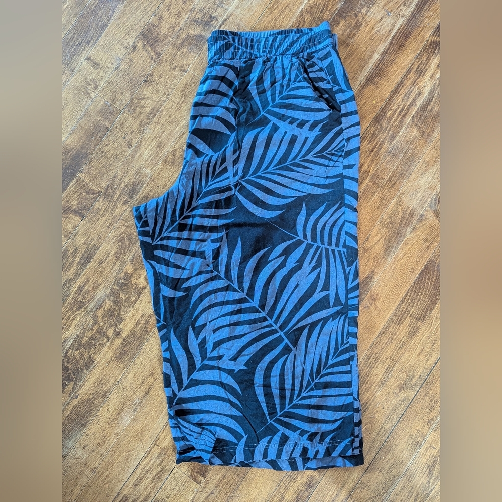 4/$10 ✨ George Blue and Black Patterned Wide Legs Capri Pants - Picture 1 of 7